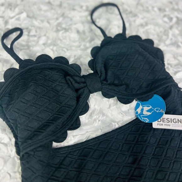 NWT Women's One Piece Swimsuit Sexy Black Cutout Scallop Trim - Size S - Picture 5 of 6